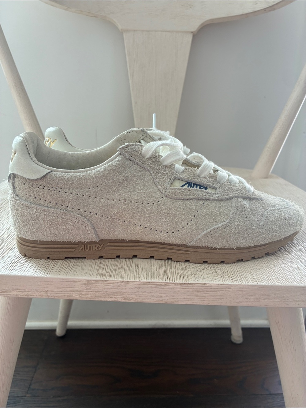 Autry Women’s Suede Sneaker in Off-White with Gum Sole